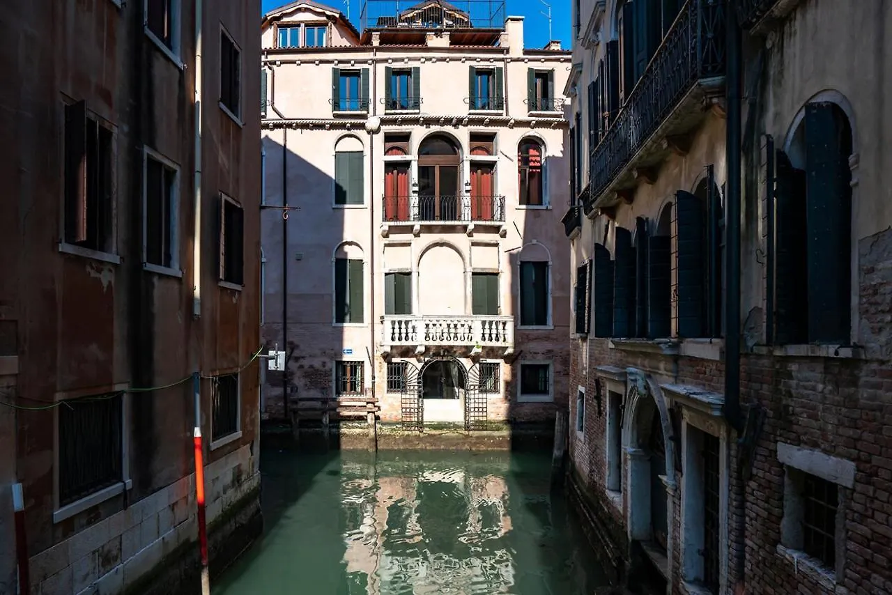 Corte Rubbi 9 Canal View -Dimora Italia - البندقية 0*,  إيطاليا